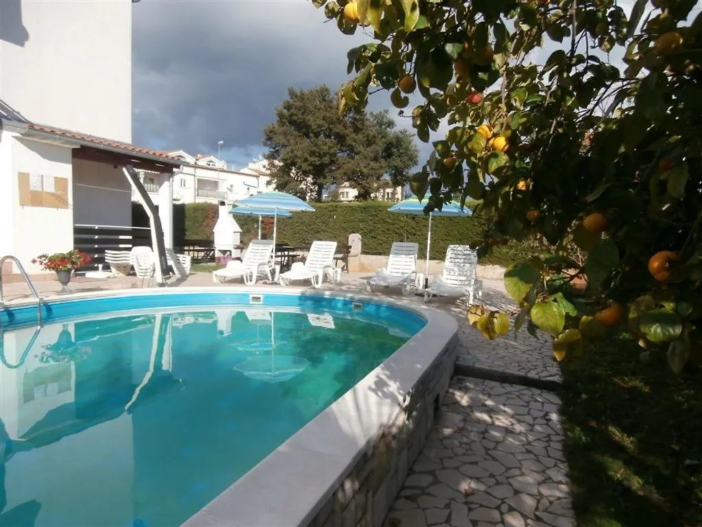 Apartment In Porec With Balcony, Air Conditioning, Wifi 819-2